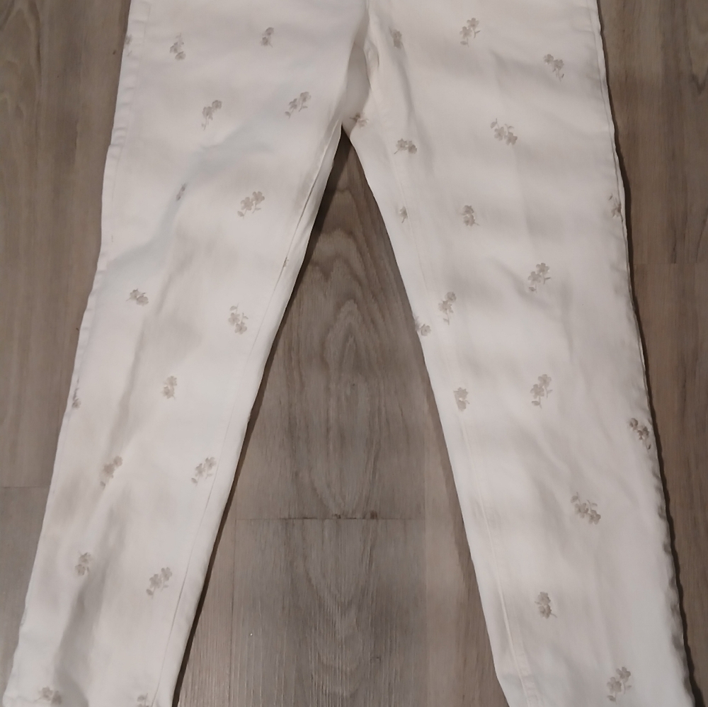 SEVEN 7 White Embroidered JEANS Size 6